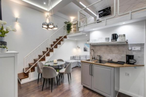 d.Five Semmelweis Apartment